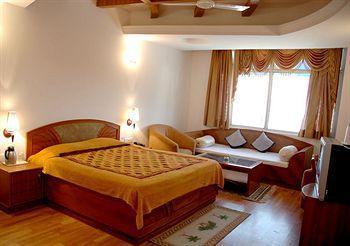 Hotel Silver Rock Mussoorie Esterno foto