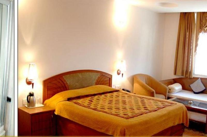Hotel Silver Rock Mussoorie Esterno foto