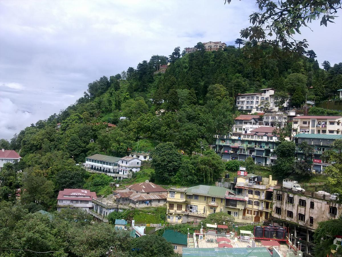 Hotel Silver Rock Mussoorie Esterno foto