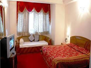 Hotel Silver Rock Mussoorie Esterno foto