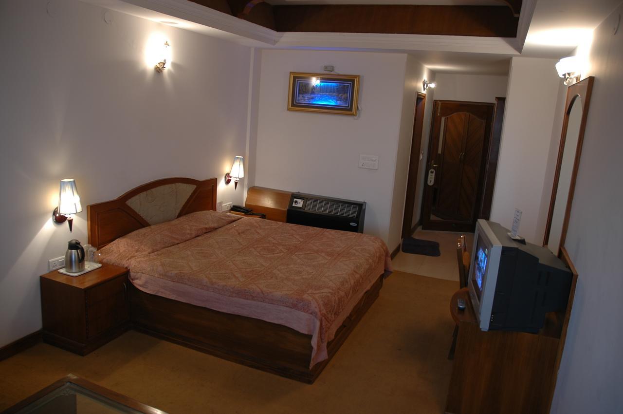 Hotel Silver Rock Mussoorie Esterno foto